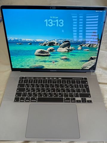 macbook pro 16'