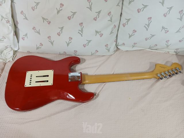 גיטרה חשמלית squire strat