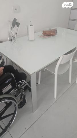 שולחן אוכל