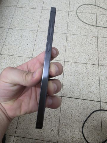 S24+ עם נזק מיים