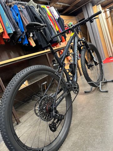 Specialized epic 9 pro 2027  L