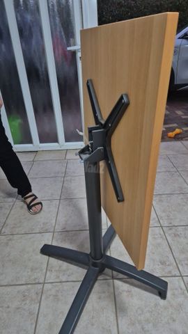 שולחנות