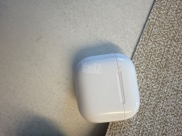 4 Airpods