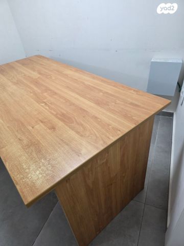 שולחן