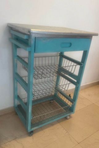 עגלת שירות למטבח או לבית.