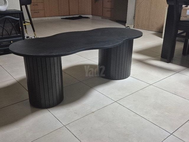 שולחן