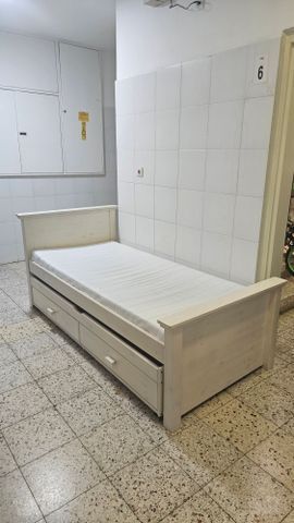 מיטת יחיד
