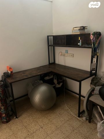 שולחן עבודה- Desk