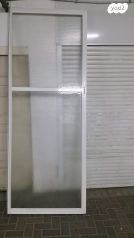 דלת אלומיניום אזזה