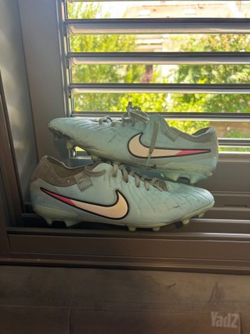 נעלי כדורגל nike timpo pro