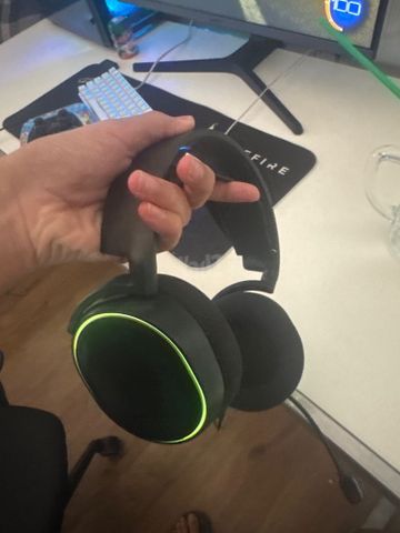 אוזניות arctis 5