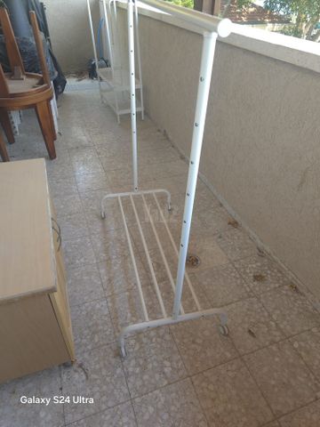 מתלה בגדים