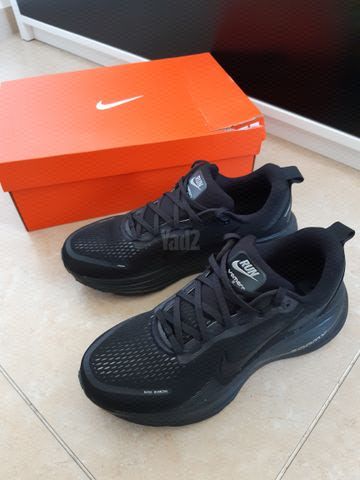 נעליים Nike vomero 18