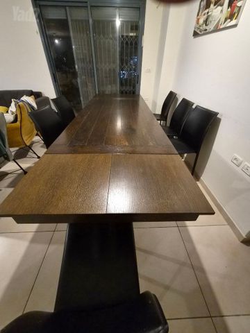 שולחן אוכל