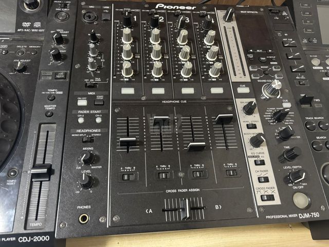djm 750