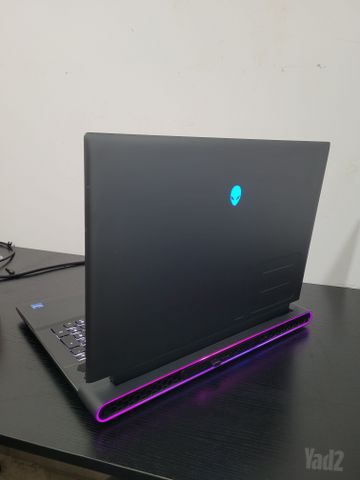 Alienware m18 r2