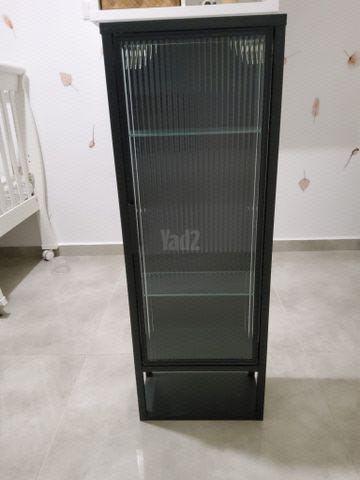 ארון מזכוכית