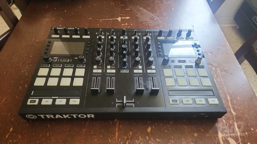 קונטרולר Traktor Kontrol s5