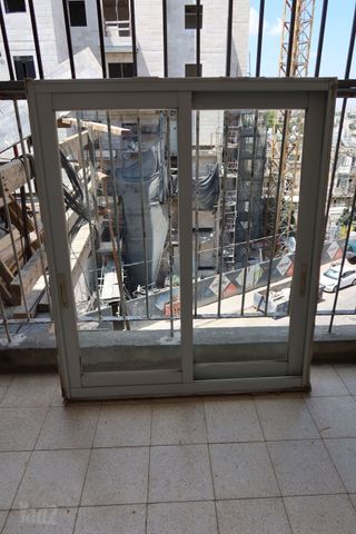חלון אלומיניום