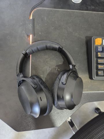 אוזניות Razer Barracuda Pro