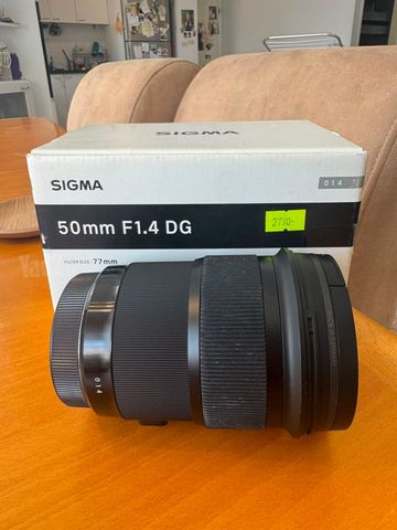עדשת Sigma Art