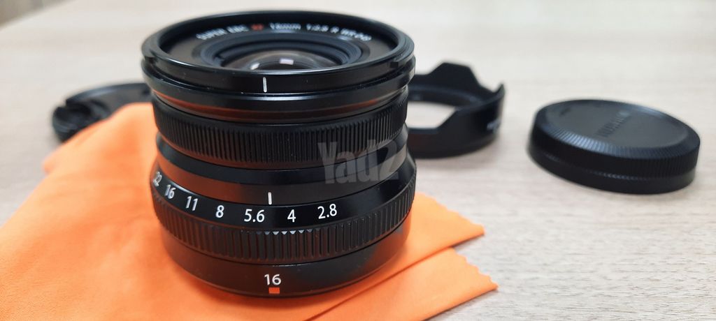 עדשה fuji 16mm f2.8