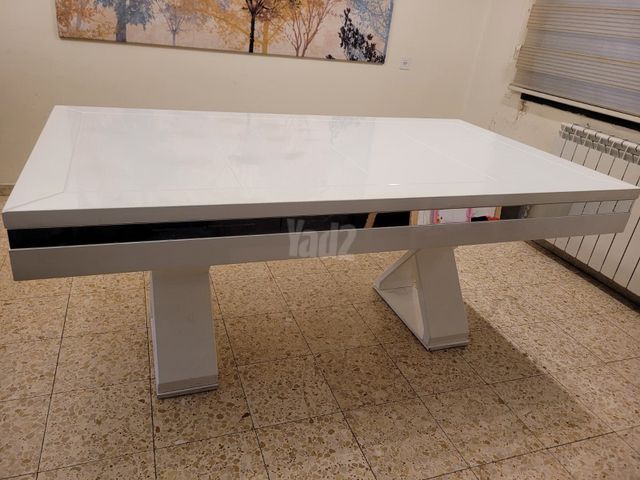 שלחן לסלון