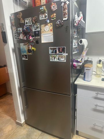 מקרר בקו