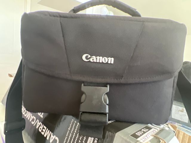 Canon EOS 1300D DSLR