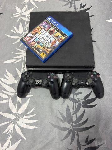 סוני 4 + 2 שלטים + GTA PE