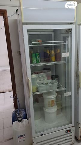 מקרר תצוגה