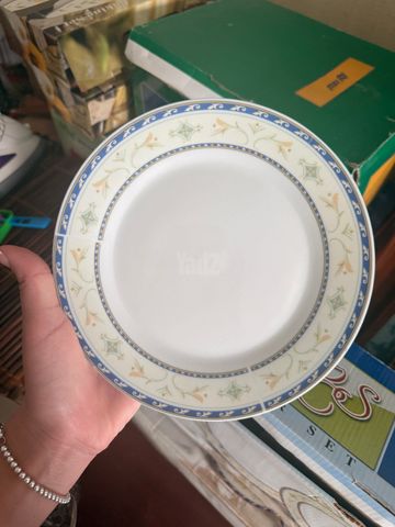 סט צלחות