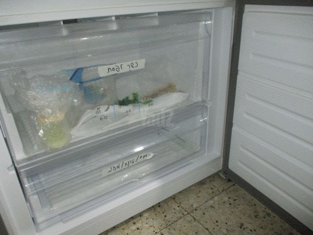 חלקי מקרר, מדפים ועוד. מצוין