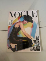 מגזין אופנה VOGUE