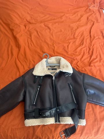 מעיל Zara.