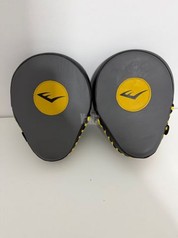 לאפות אגרוף