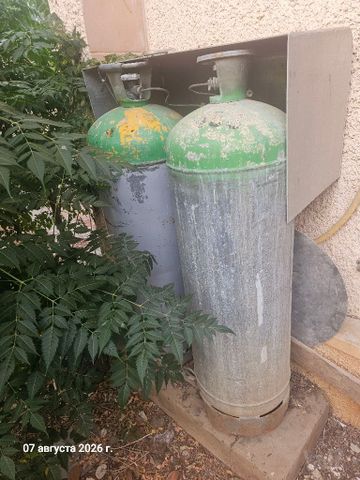 שני בלוני גז של 48 ק"ג