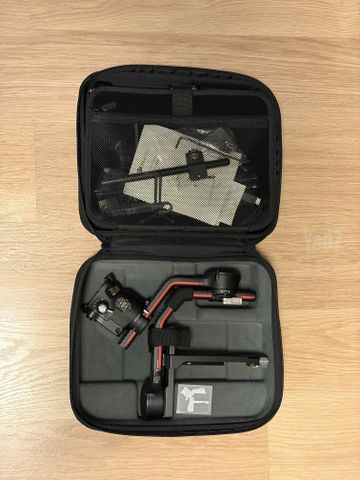 גימבל DJI Ronin RS3 Pro Combo