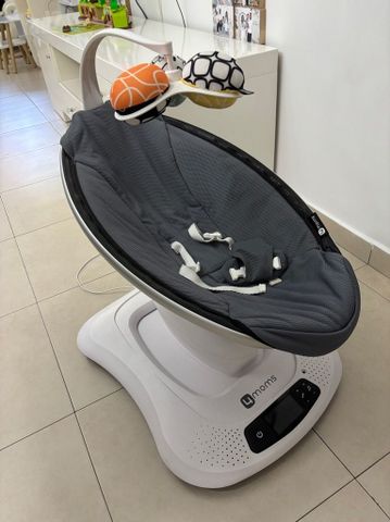 נדנדת MamaRoo 4.0