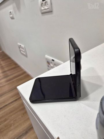 Infinix Zero Flip