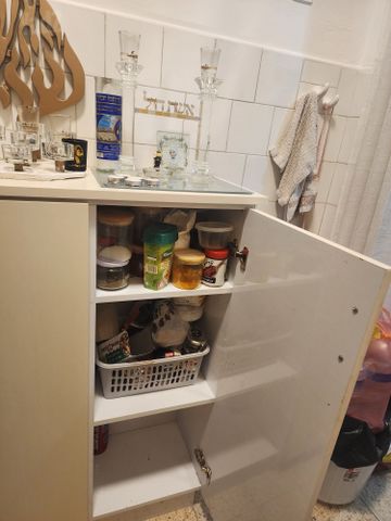 ארון מטבח שירות