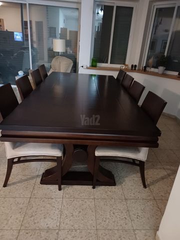שולחן אוכל