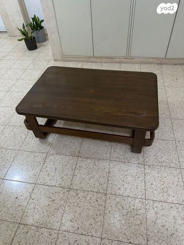 שולחן עץ לסלון