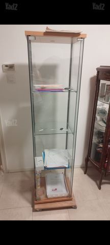 ארון זכוכית