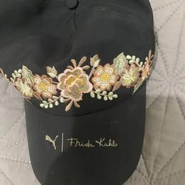 כובע חדש FRIDA KAHLO
