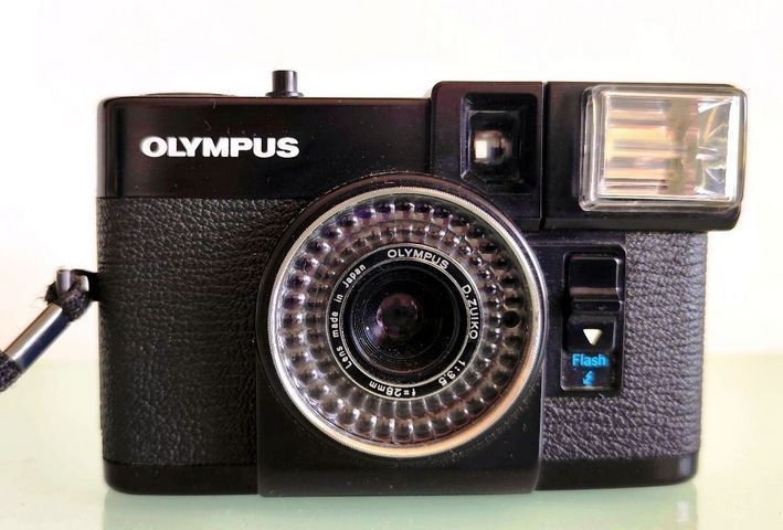 מצלמת פילם  Olympus pen ef