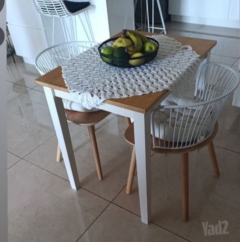 שולחן+ 2 כסאות