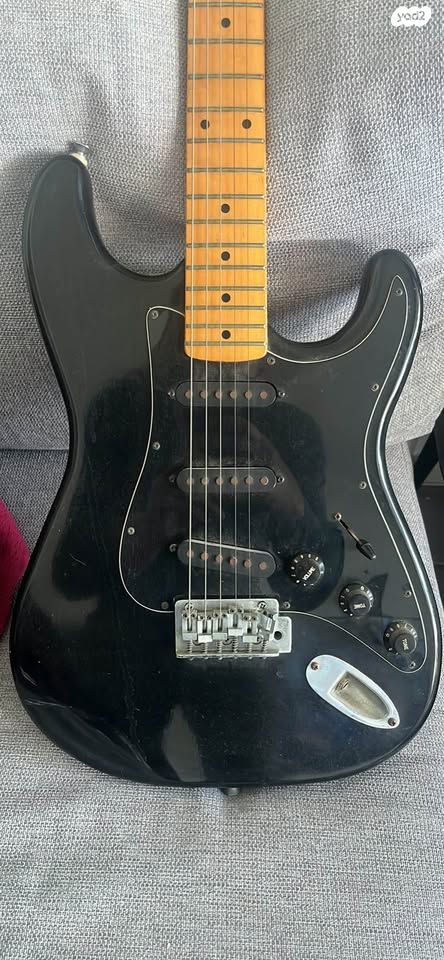 Epiphone S310 guitar