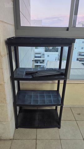 מדפים לאחסון