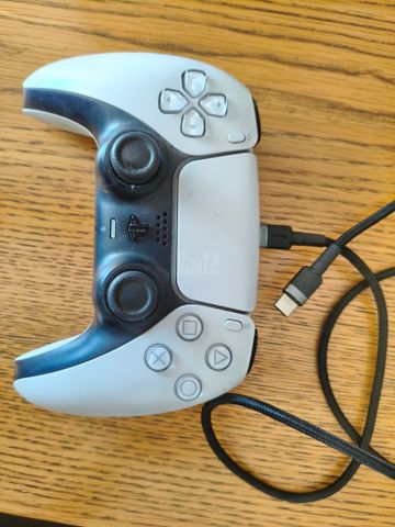Sony Playstation 5 + Remote